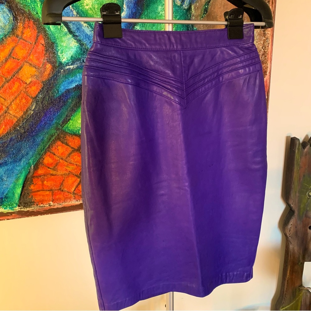 Vintage Supple Purple Leather Skirt Sz. 4 Rayon lined 24” waist